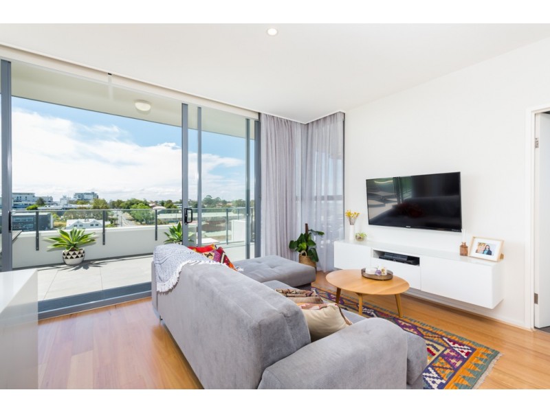 803/6-8 Charles Street, Charlestown NSW 2290