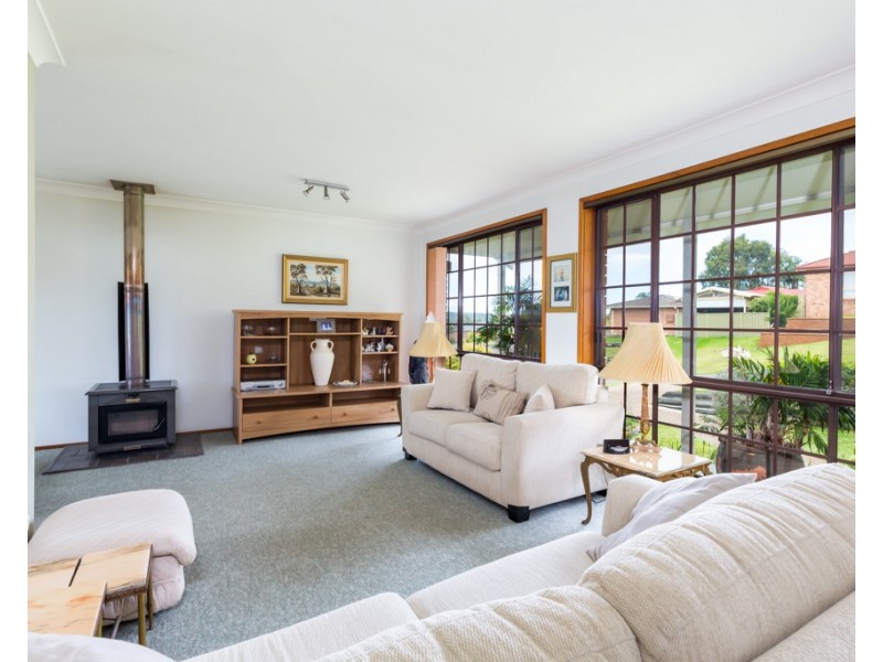 4 Auklet Road, Mount Hutton NSW 2290