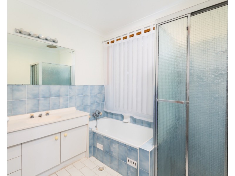 4 Auklet Road, Mount Hutton NSW 2290