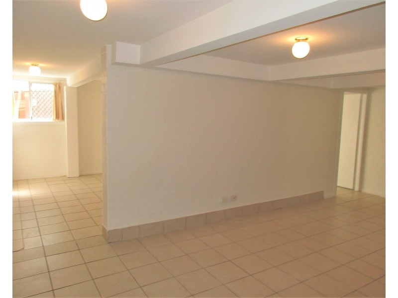 2/5  Ford Avenue, Mount Hutton NSW 2290