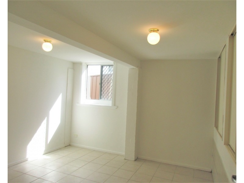 2/5  Ford Avenue, Mount Hutton NSW 2290