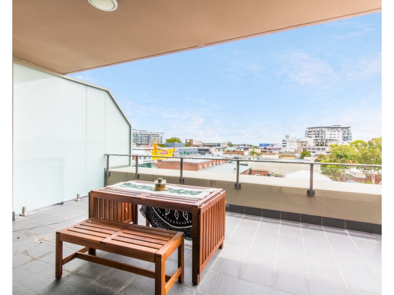 E402/18 Smart Street, Charlestown NSW 2290
