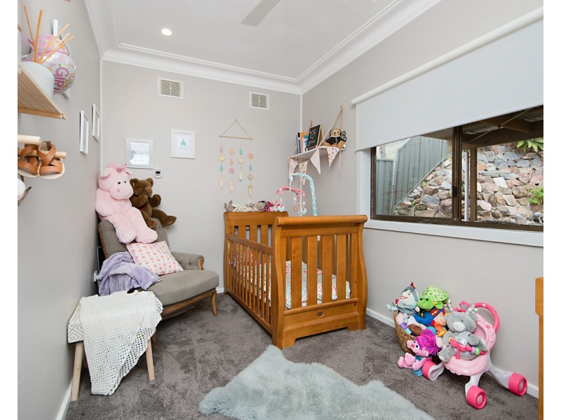 34 Kirkdale Drive, Kotara South NSW 2289