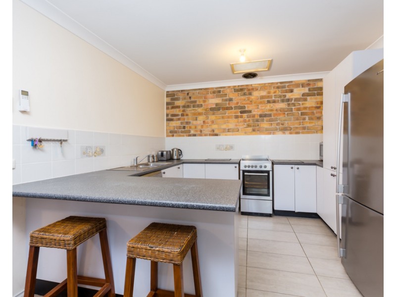 2/27 Honeyeater Place, Tingira Heights NSW 2290