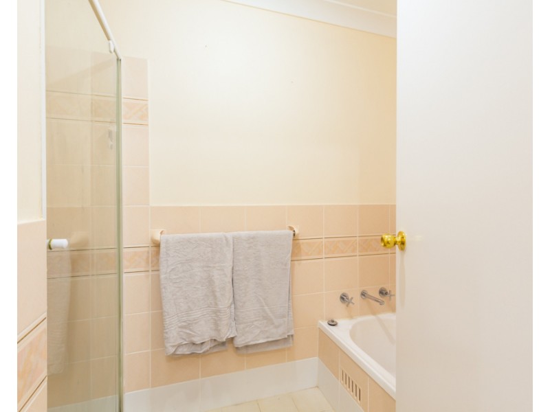 2/27 Honeyeater Place, Tingira Heights NSW 2290