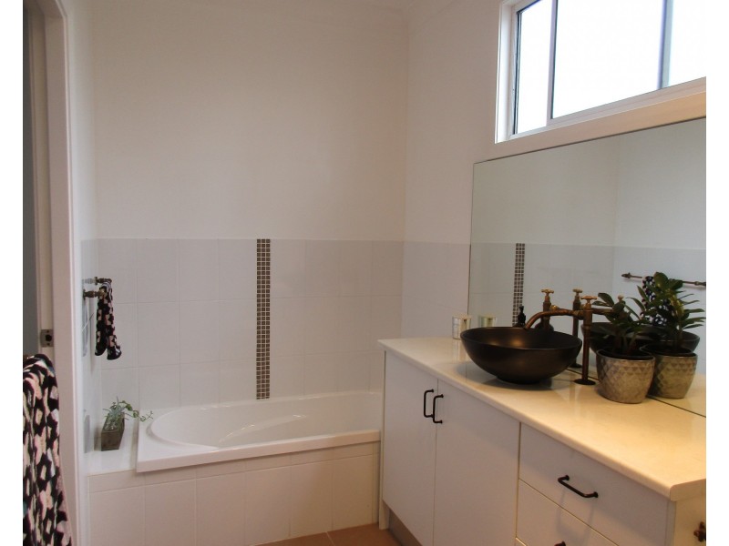 206 Charlestown Road, Charlestown NSW 2290