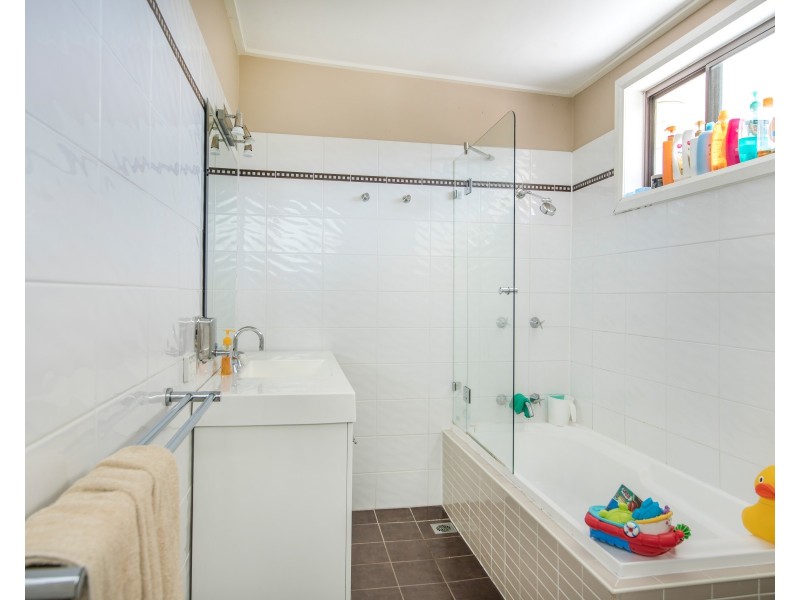 5 Kanundra Street, Belmont North NSW 2280