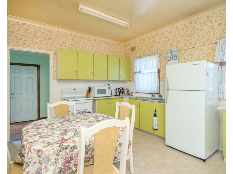 14 Macquarie Avenue, Gateshead NSW 2290