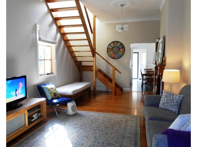 4 Cleary Street, Hamilton NSW 2303