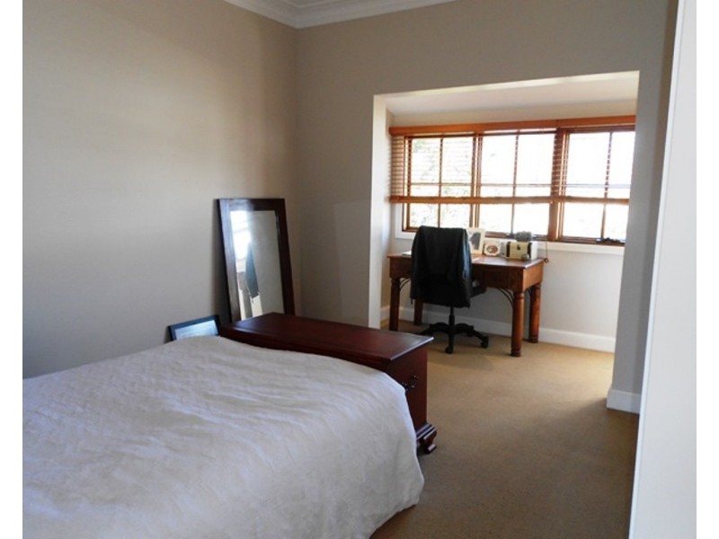 4 Cleary Street, Hamilton NSW 2303