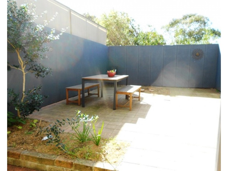 4 Cleary Street, Hamilton NSW 2303