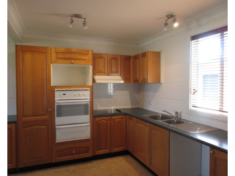 8 Paper Street, Gateshead NSW 2290