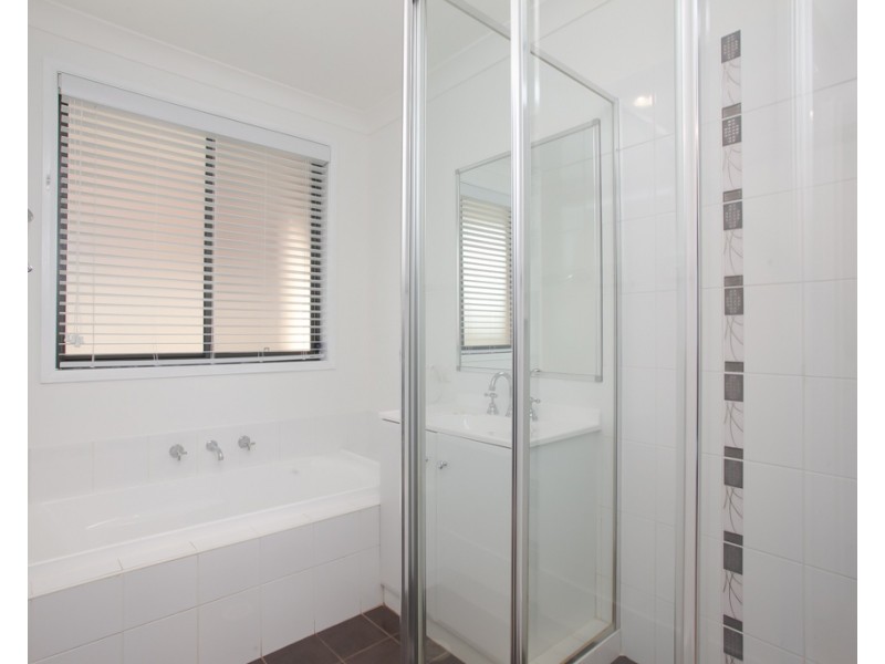 156 Northlakes Drive, Cameron Park NSW 2285