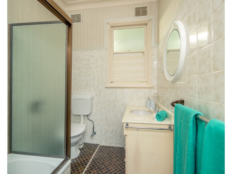 2 Maurene Crescent, Charlestown NSW 2290