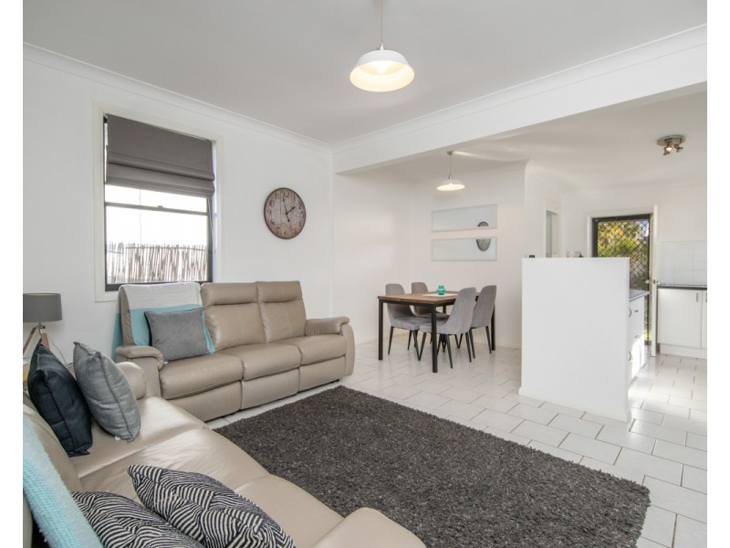 6 Buxton Lane, Adamstown NSW 2289