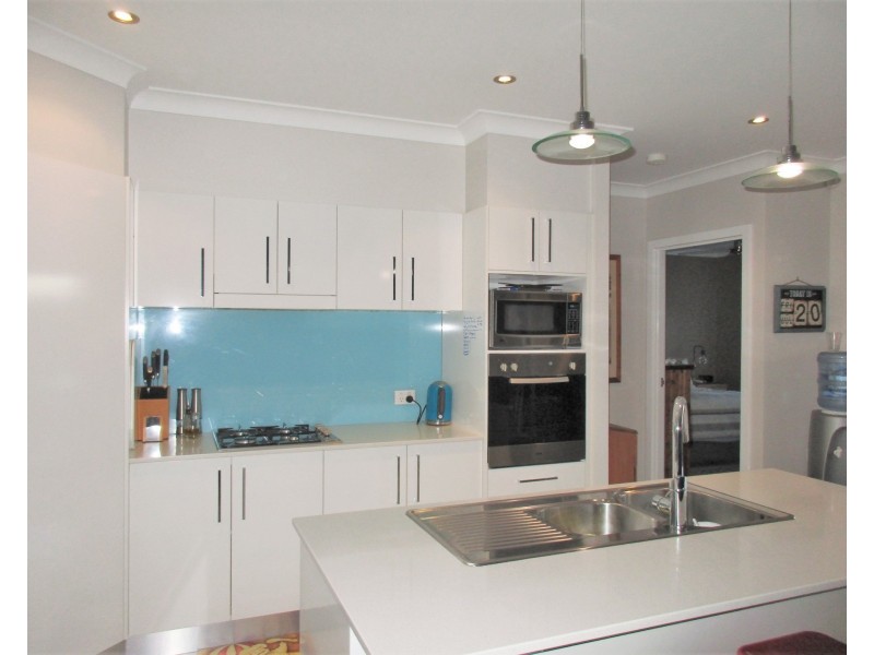 76 Dalmeny Drive, Macquarie Hills NSW 2285