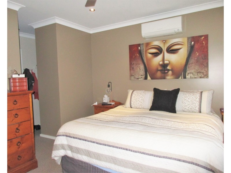 76 Dalmeny Drive, Macquarie Hills NSW 2285