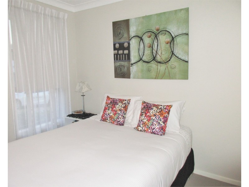 76 Dalmeny Drive, Macquarie Hills NSW 2285