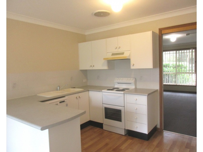 8/1 Derwent Crescent, Lakelands NSW 2282