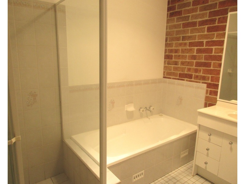 8/1 Derwent Crescent, Lakelands NSW 2282