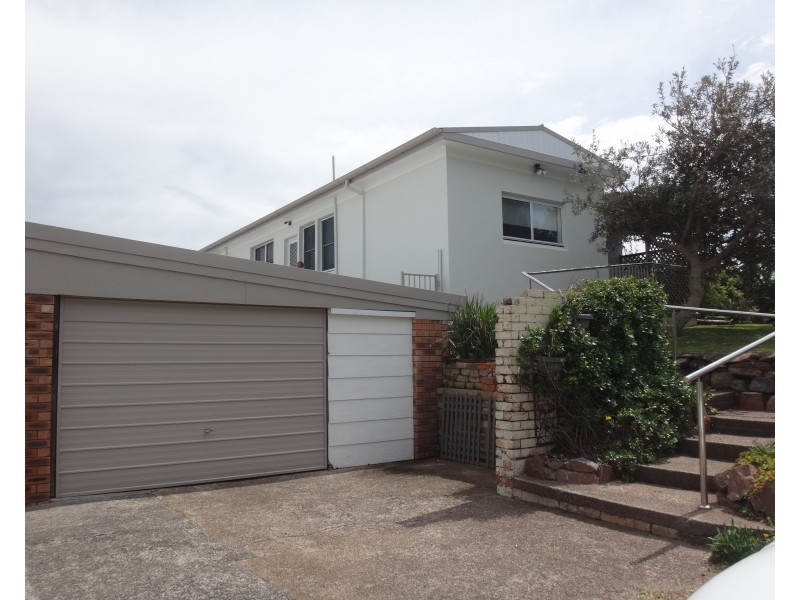 13 High Street, Redhead NSW 2290