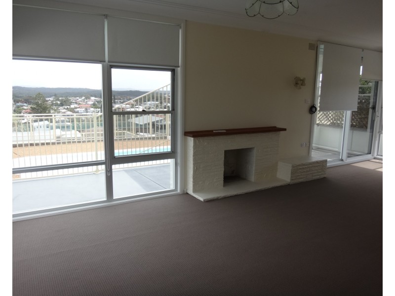 13 High Street, Redhead NSW 2290