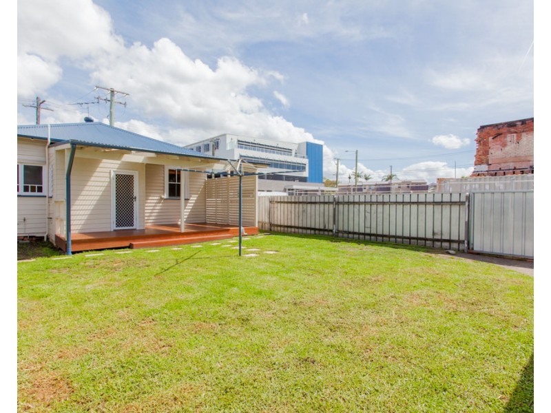 6 Denison Street, Mayfield NSW 2304