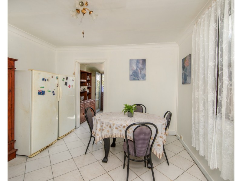 15 Kitchener Parade, Mayfield East NSW 2304