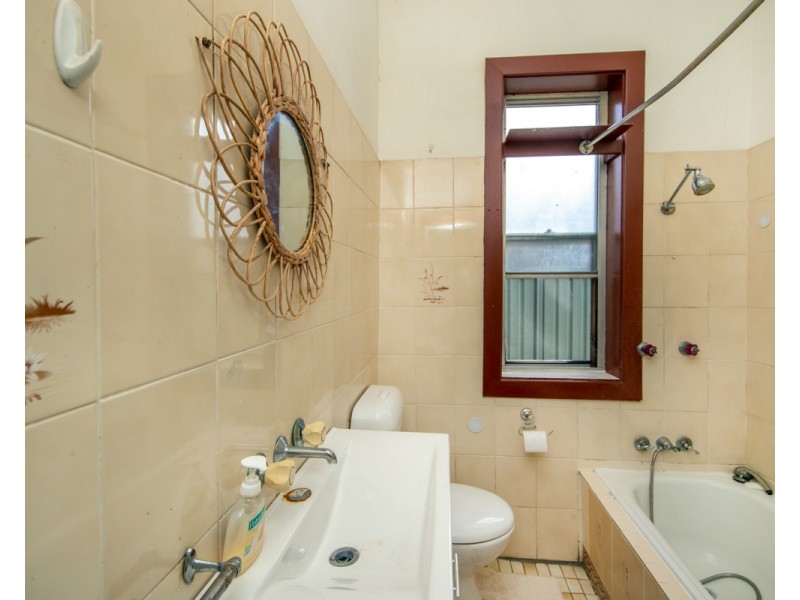 15 Kitchener Parade, Mayfield East NSW 2304