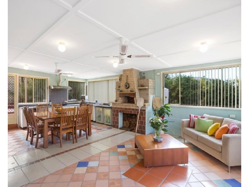 4 Peachwood Close, Warners Bay NSW 2282