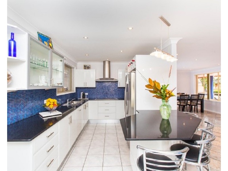 4 Peachwood Close, Warners Bay NSW 2282