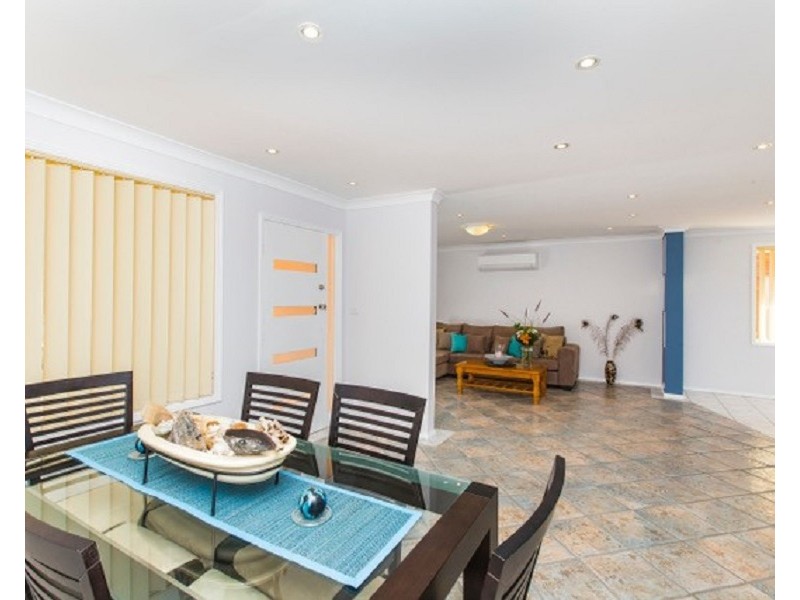 4 Peachwood Close, Warners Bay NSW 2282