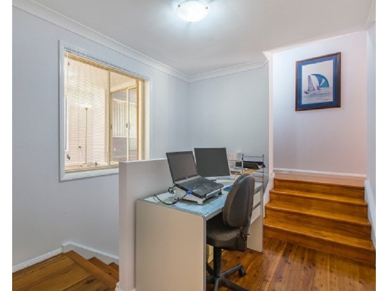 4 Peachwood Close, Warners Bay NSW 2282