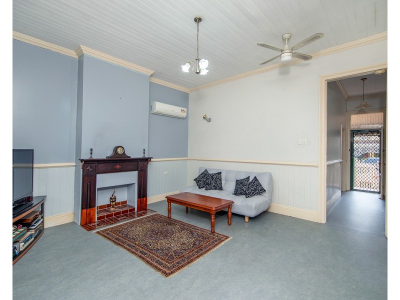 13 Oliver Street, Hamilton NSW 2303