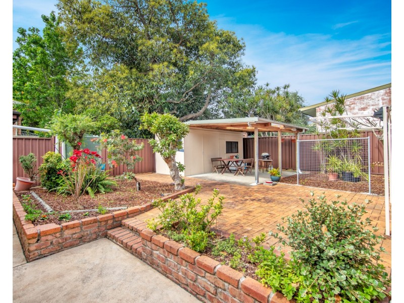 13 Oliver Street, Hamilton NSW 2303