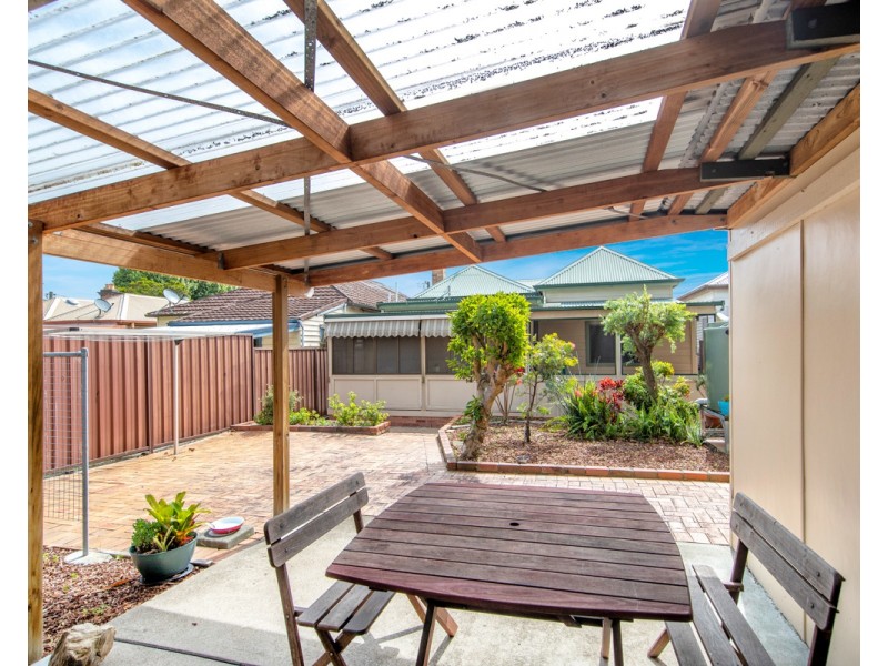 13 Oliver Street, Hamilton NSW 2303