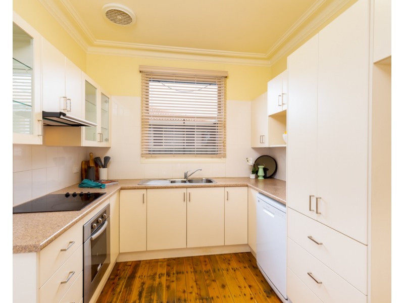 6 Hutton Street, Charlestown NSW 2290