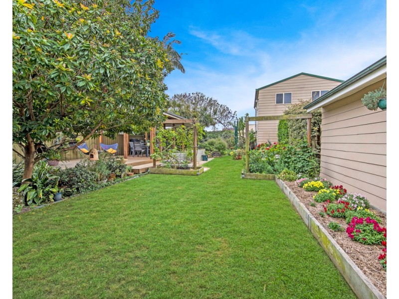 121 Cowlishaw Street, Redhead NSW 2290