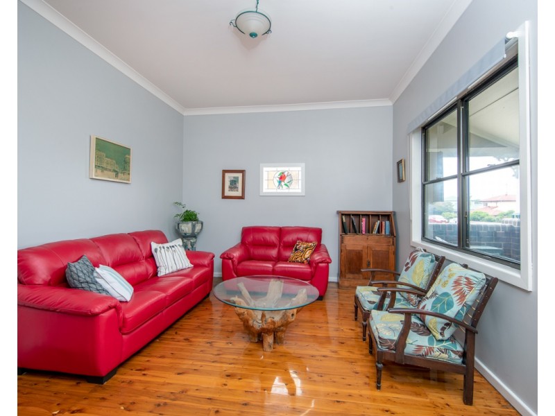 121 Cowlishaw Street, Redhead NSW 2290