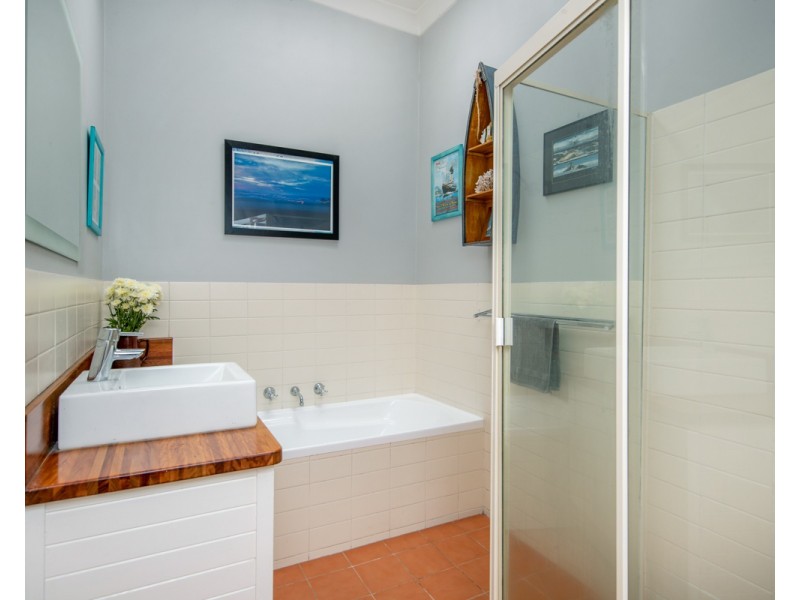 121 Cowlishaw Street, Redhead NSW 2290