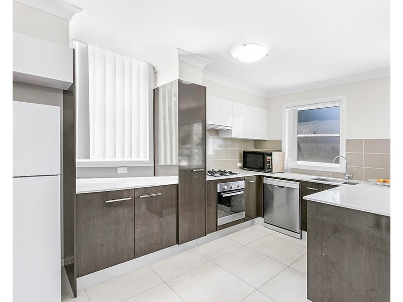 1/10 Cowper Avenue, Charlestown NSW 2290
