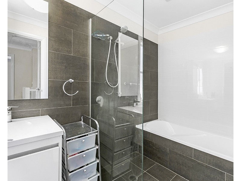 1/10 Cowper Avenue, Charlestown NSW 2290