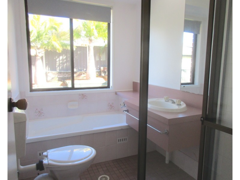 2 Garsdale Avenue, Elermore Vale NSW 2287