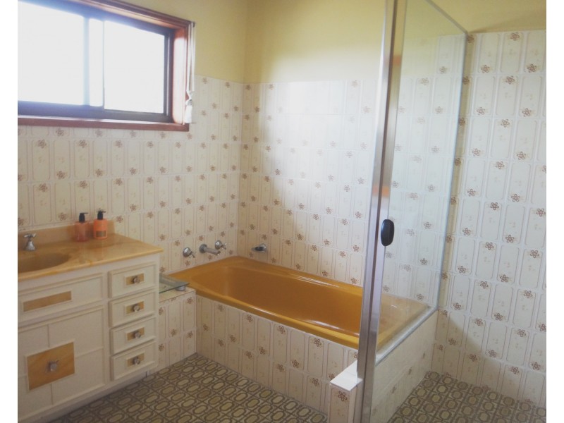 2B Conrad Avenue, Charlestown NSW 2290