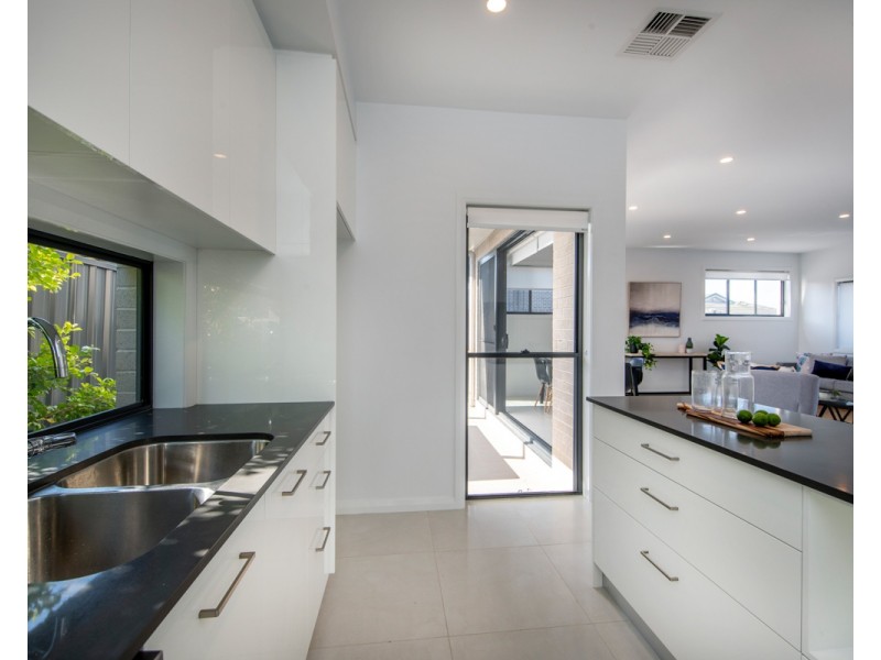 2/74 Dudley Road, Charlestown NSW 2290