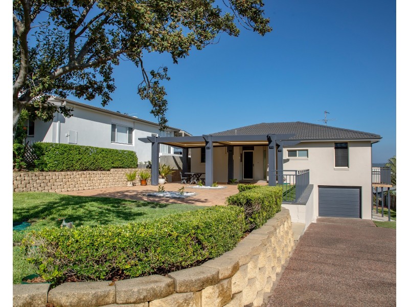 11 High Street, Redhead NSW 2290