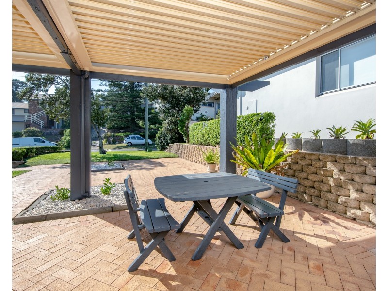 11 High Street, Redhead NSW 2290