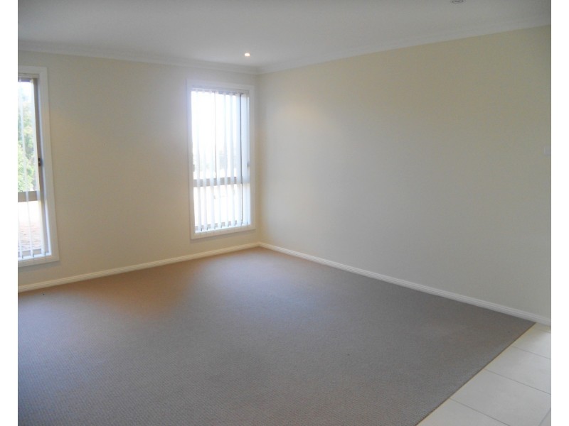 20 Highfields Parade, Highfields NSW 2289