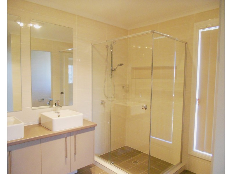 20 Highfields Parade, Highfields NSW 2289
