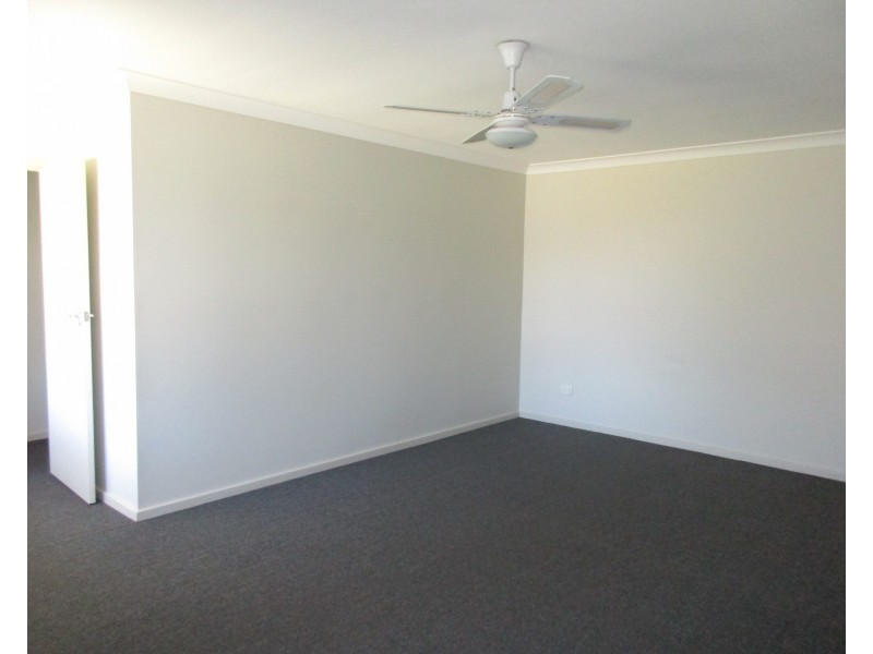 4 Thompson Street, Belmont South NSW 2280